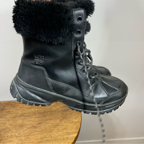 UGG Women Black Winter waterproof Boots - Picture 8 of 12
